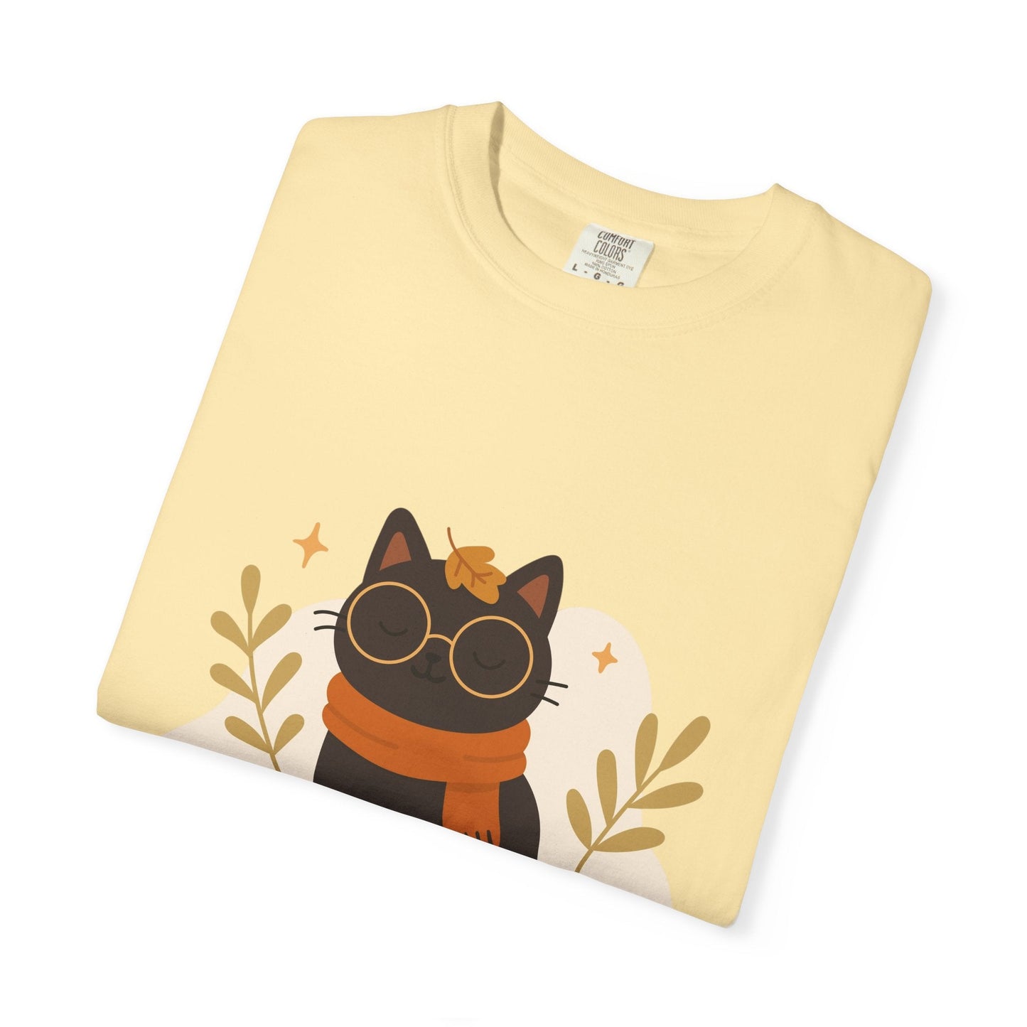 Charming Cat Graphic T-Shirt, Cozy Autumn Tee with Books and Glasses, Perfect for Cat Lovers, Gift for Bookworms, Unisex Fall Fashion - MaisonThreadory
