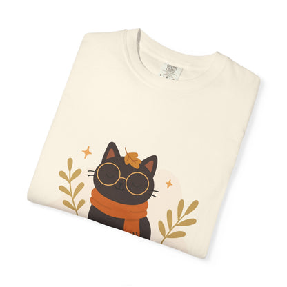 Charming Cat Graphic T-Shirt, Cozy Autumn Tee with Books and Glasses, Perfect for Cat Lovers, Gift for Bookworms, Unisex Fall Fashion - MaisonThreadory